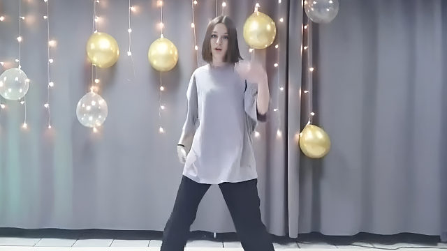 俄罗斯姑娘才艺表演24.01.07_女神00