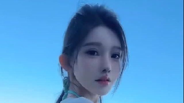 泳池撒欢，活力在线，快乐无限