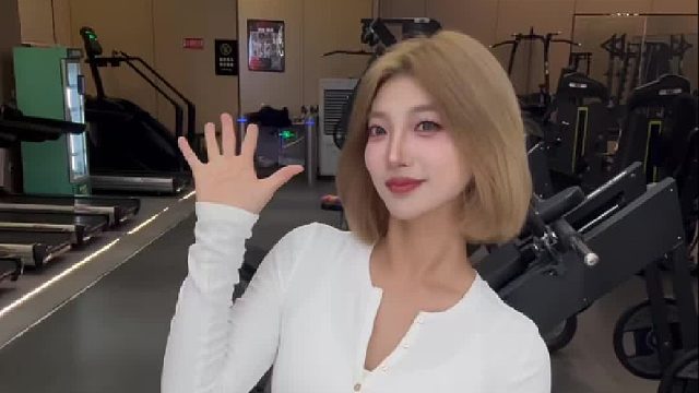 姐姐一出场，氛围感直接拉满