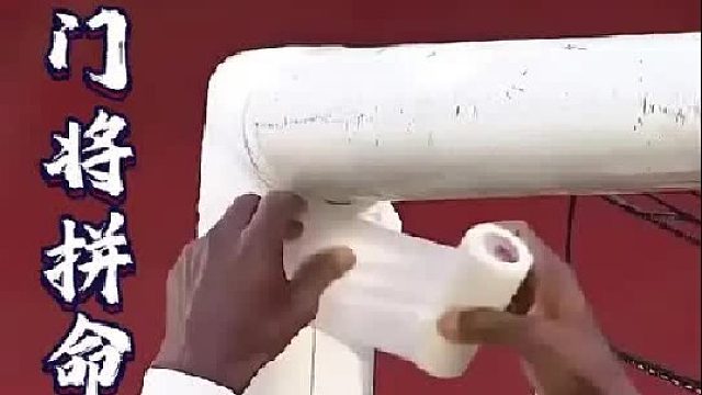 胶带加固的球门，一脚远射直接干塌