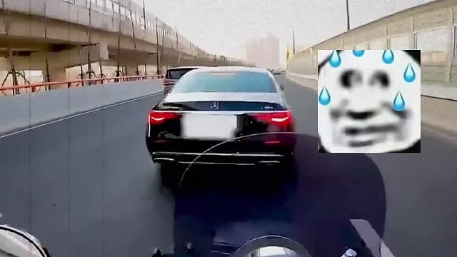 迈巴赫被追尾了车主竟然没有感觉，豪车的隔音效果都这么好吗？