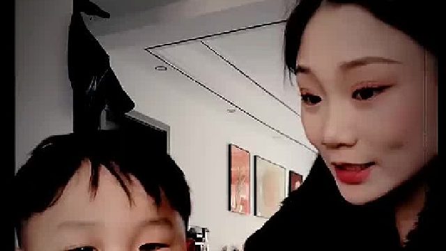 没人觉得这小孩没大没小的吗