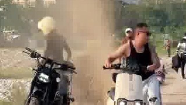 这种人属于人种有问题的人。