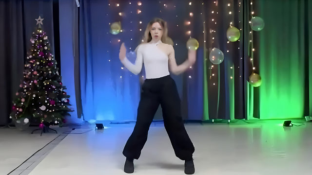 俄罗斯姑娘才艺表演24.01.08_烤肉(维多利亚)04