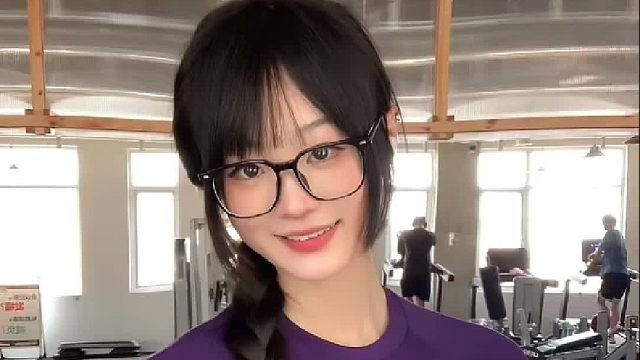 温柔藏眼底，性感藏身体