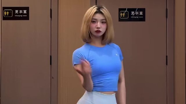 有点小撩，有点小坏，非常可爱