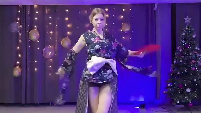 俄罗斯姑娘才艺表演24.01.08_烤肉(维多利亚)11