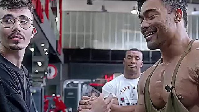 马克西姆扮猪吃老虎