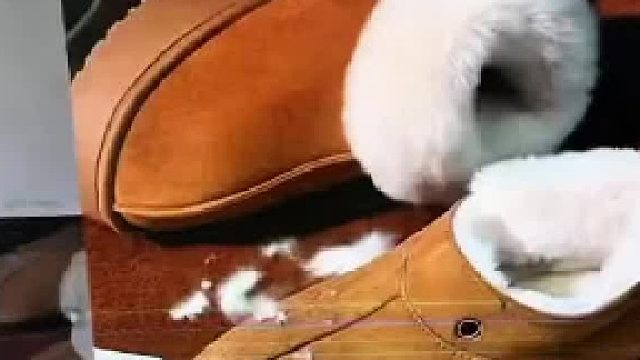 让顾客剪坏鞋子给他仅退款，于是他发来这段视频。