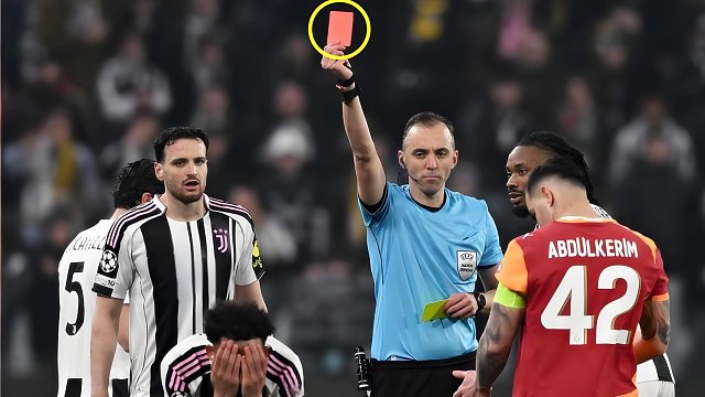 判罚过重？尤文后卫意外踩踏染红，下场后怒踹墙壁发泄！