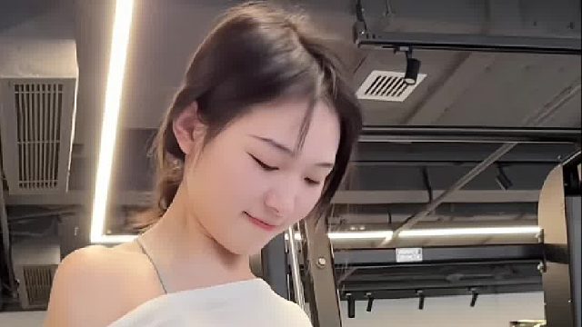 美而不腻，飒而不野