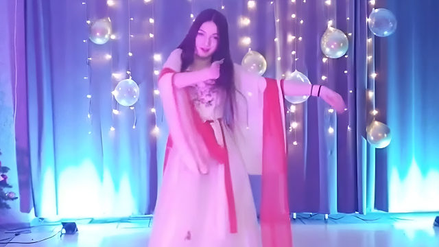 俄罗斯姑娘才艺表演24.01.09_空军(阿妮亚)01