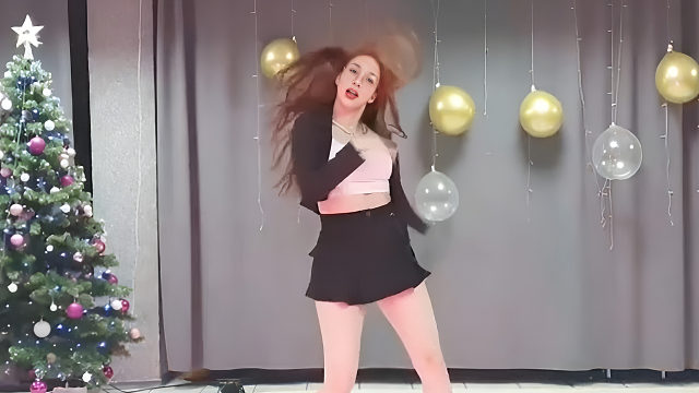 俄罗斯姑娘才艺表演24.01.09_静儿(拉达)03