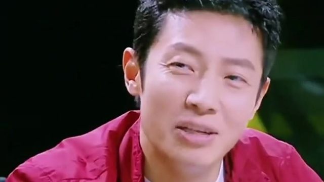 连你的披肩上都印着我的缩写“s”