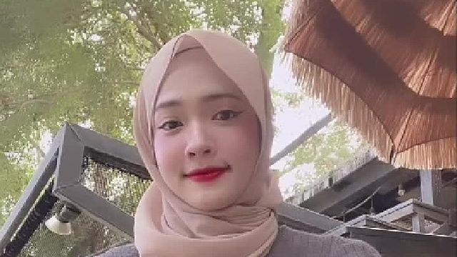 一半是蜜桃甜，一半是辣椒辣