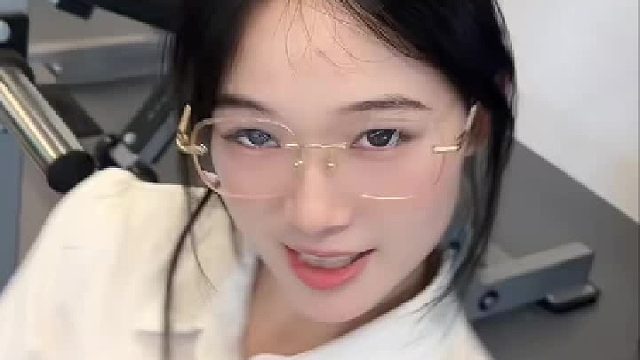 身材到位，眼神才够味