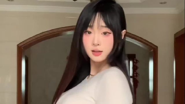 有点小坏，有点小撩，非常好看