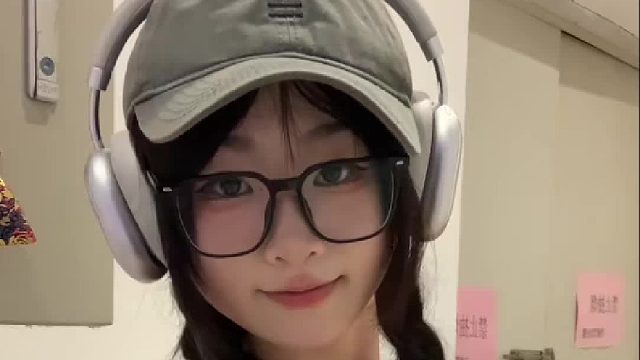 温柔藏眼底，性感藏身体