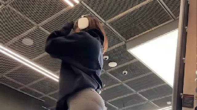 温柔藏眼底，性感藏身体