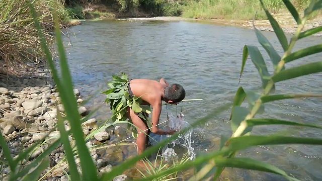 20260226 原始技术 - Kmeng Prey 烹饪鸡肉的东西 Cook On Arock