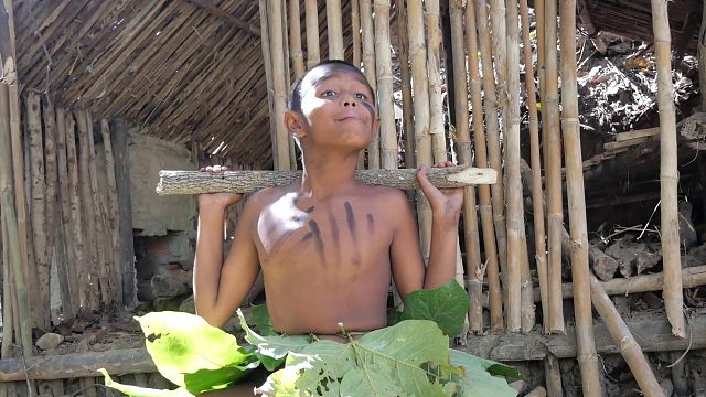 20260226 原始技术——克蒙猎物吃煲仔鸡美味