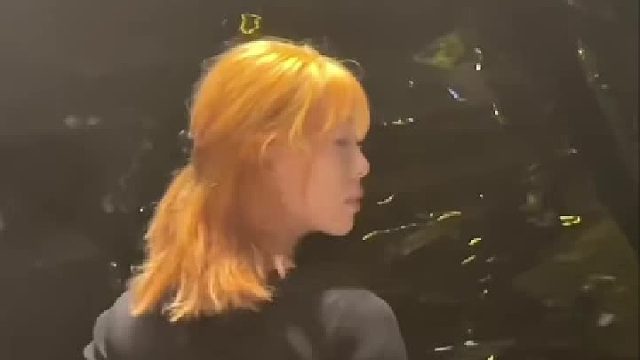 有些女孩根骨由钢铁浇筑，勇敢刻进脊梁，自由融入她的血液里 不可驯服