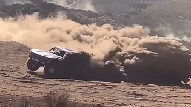 “生命不该在沉默中腐朽，应该在激情中燃烧”