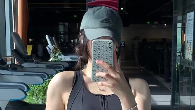 硬控你五秒，音乐带感还是人带感