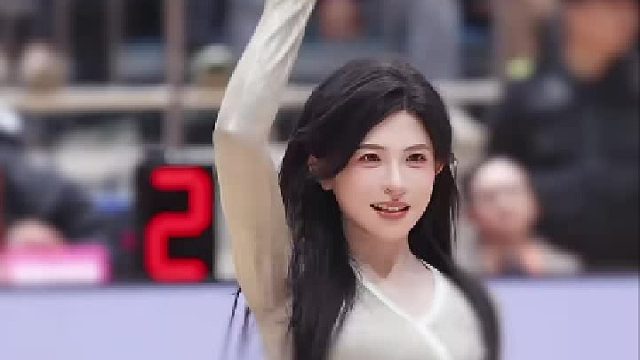 她不属于你的每一刻 都很迷人