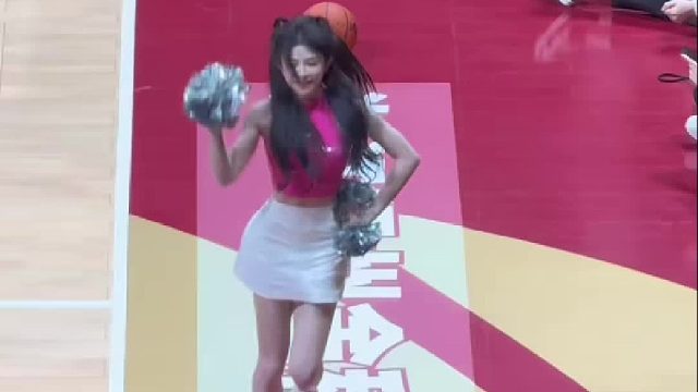 芭比小肉来送飞吻啦