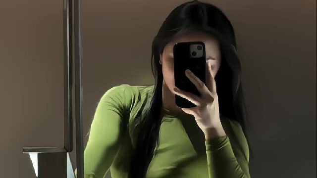 女生练腹肌需要多久