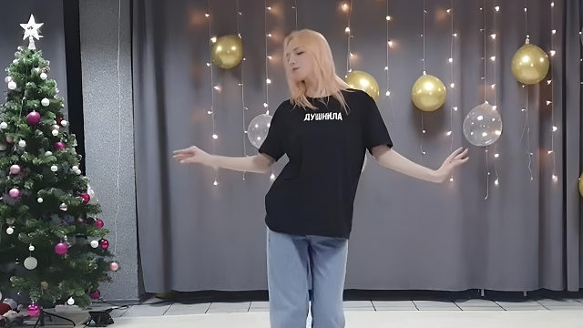 俄罗斯姑娘才艺表演24.01.10_秀儿(拉达)01