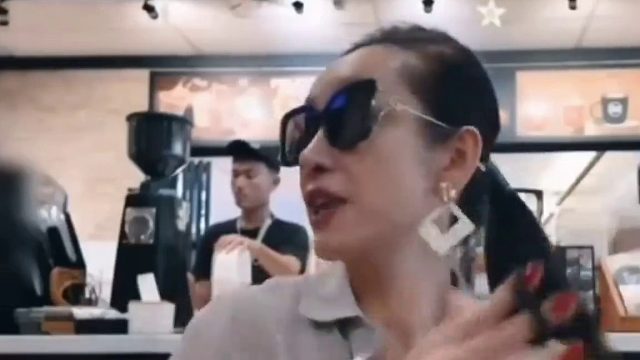 张瀚几句话得罪一桌子人，句句在夸人，但句句都在得罪人。