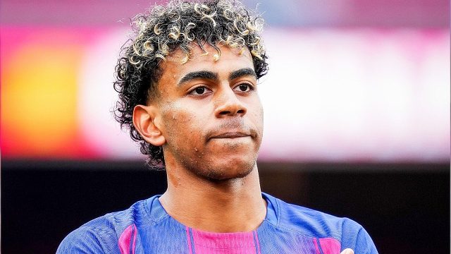 真猛！18岁亚马尔秀内切连过2人一条龙，职业生涯首次戴帽