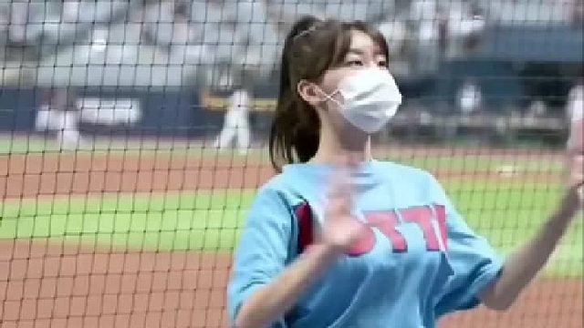 足球宝贝现场助力卡塔尔世界杯