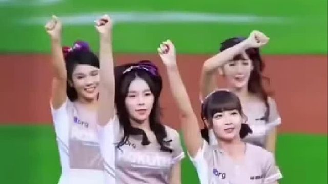 中国足球宝贝，现场助阵卡塔尔世界杯