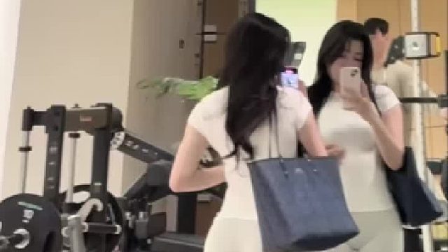 轻舟已过万重山