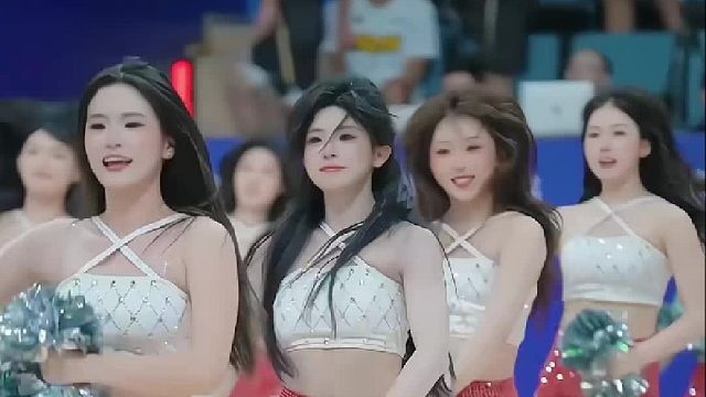 我们又不是很熟 你叫我美女就行