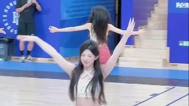 五毛重金求问这个小姐姐是谁，太甜了吧～