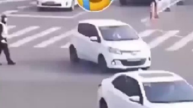 司机怎么还掉出来了