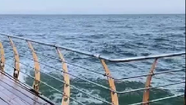 “最治愈人心的，便是这世间的风景，将心放任于天地间，所有的不知所措都会释怀”