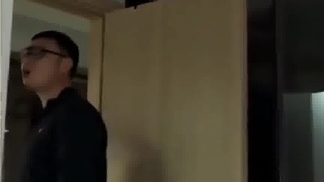 让她妈妈处理！男孩子爸爸早就打了