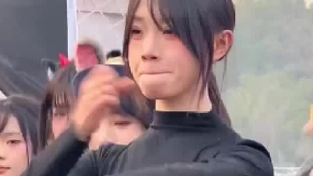 说好听点就是她这种最放得开