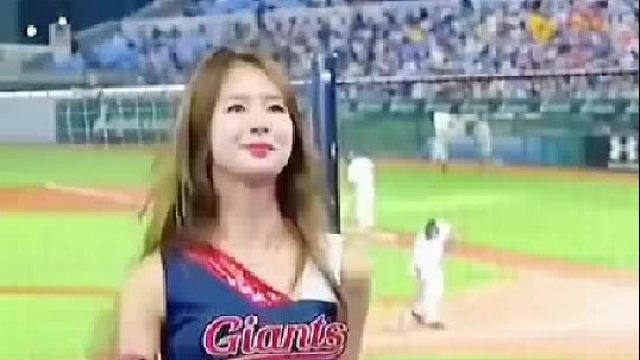 足球宝贝，热舞！