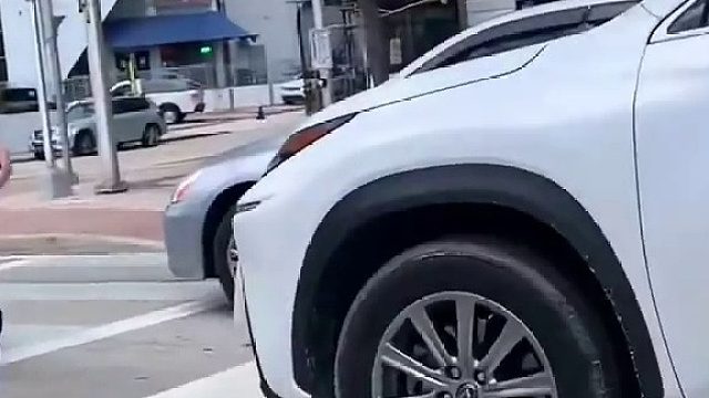 把耳朵捡起来，捡起来。。