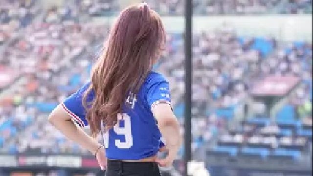 崔洪拉啦啦队直拍