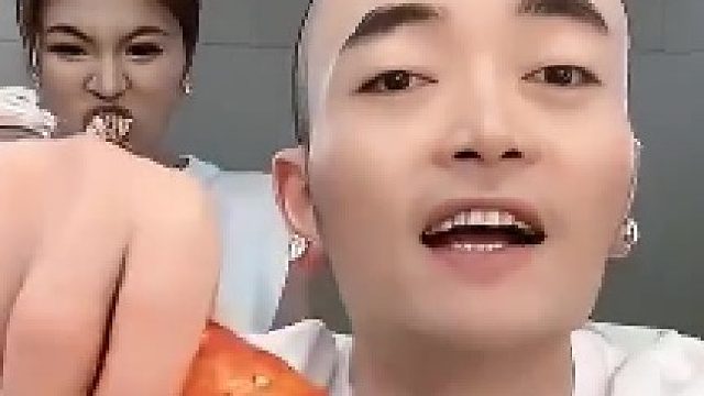 硬核？这不就是塑料感拉满