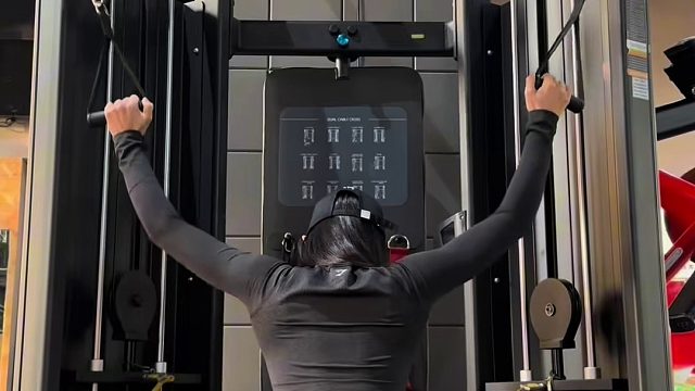 目光别躲，我知道你在看