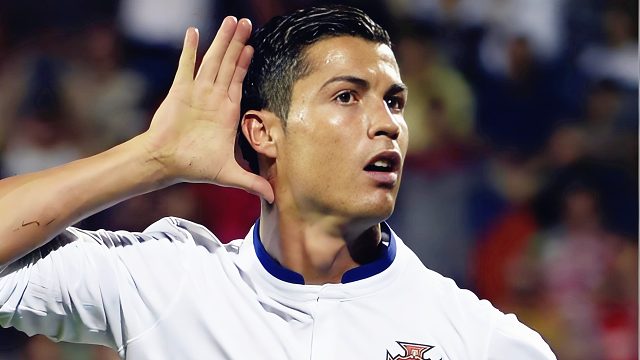 打脸！C罗赛前被喊“梅西”挑衅，轰世界级加戴帽回应