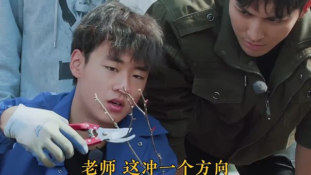 像极了上课时的我，根本听不懂在讲什么